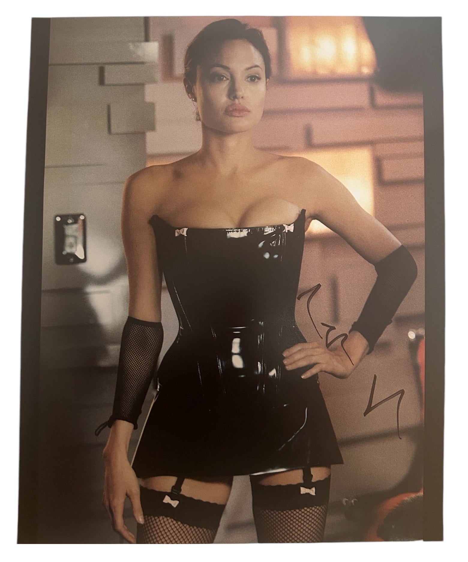 Angelina Jolie Signed Autographed 16x20 Mr and Mrs Smith Photo with Ex Supernova Autographs Angelina Jolie Signed Autographed 16x20 Mr and Mrs Smith Photo with Ex Supernova Autographs