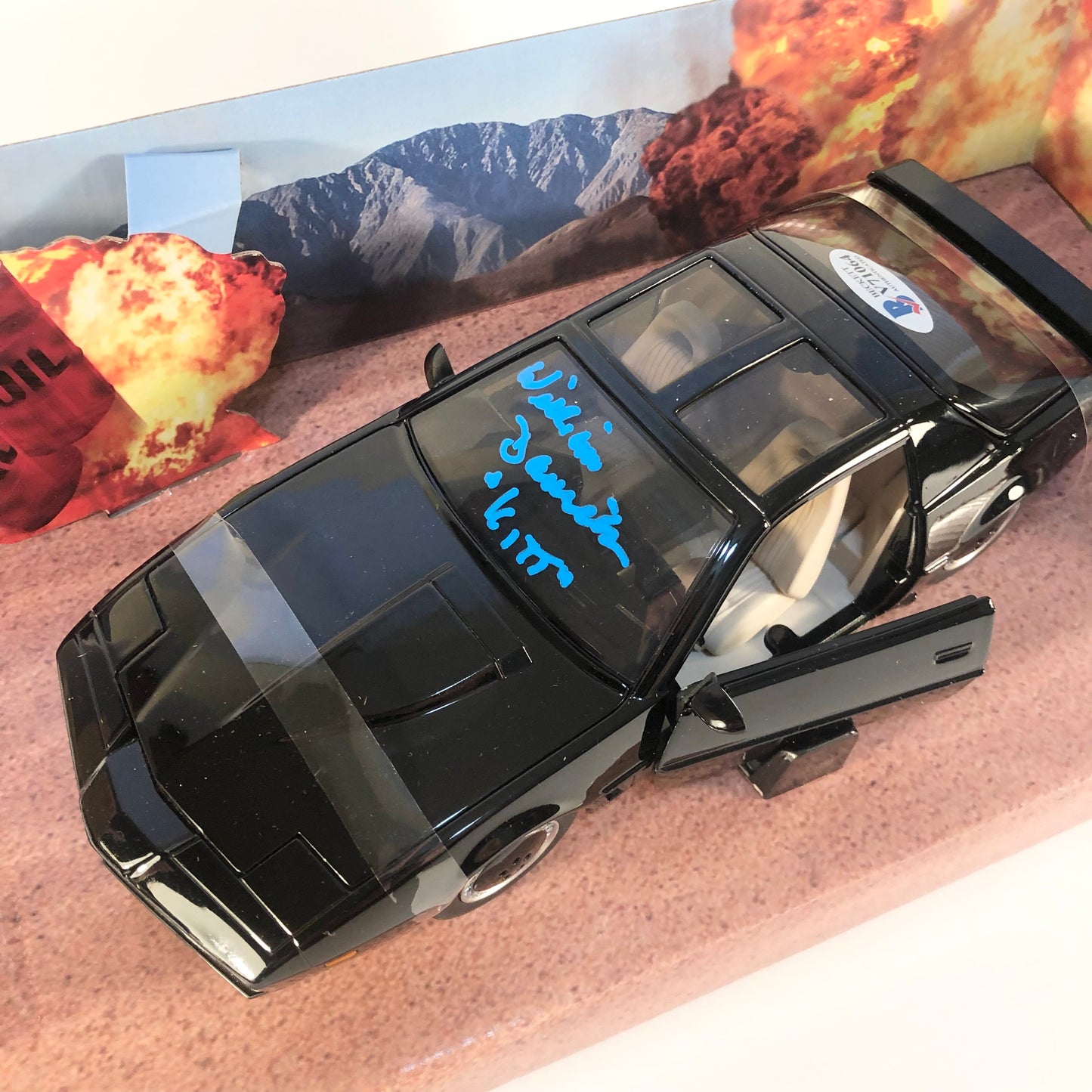 William Daniels Signed Autographed Knight Rider KITT Car 1:24 With Beckett COA