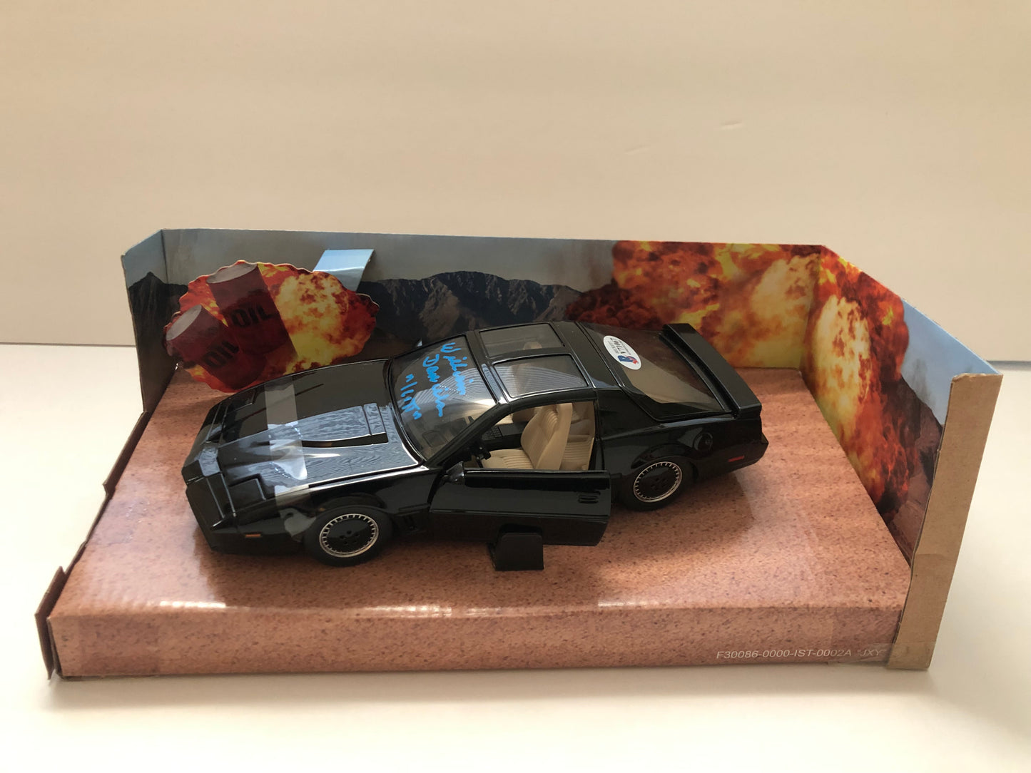 William Daniels Signed Autographed Knight Rider KITT Car 1:24 With Beckett COA