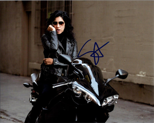 Stephanie Beatriz Signed Autographed 8x10 Brooklyn Nine-Nine Photo with Exact Photo Proof